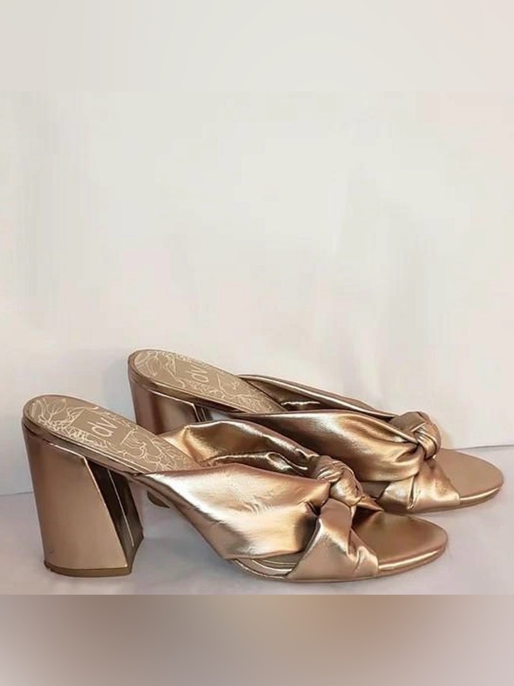 DV by Dolce Vita Metallic Gold Knot Detail Block Heel Sandals - Women